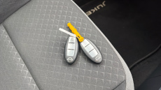 Nissan Juke 1.0 DiG-T N-Connecta 5dr Petrol Hatchback